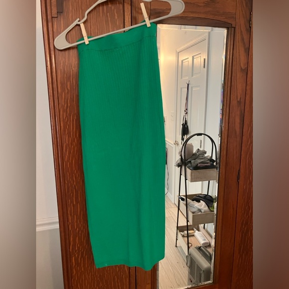 Free people beach NWT size M green skirt with front slit - Picture 2 of 4